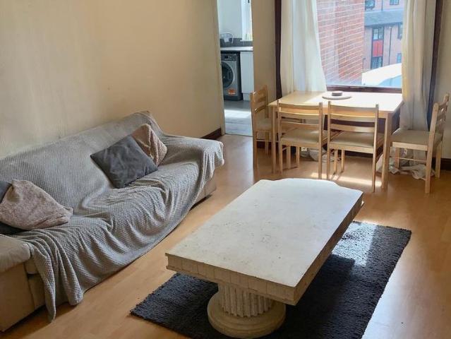 2 bedroom flat to rent