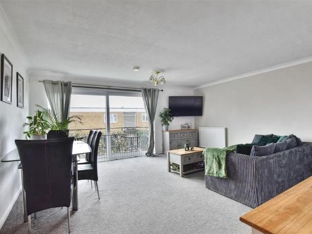 2 bedroom flat to rent