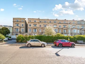 Cheltenham, Gloucestershire county, Southdowns