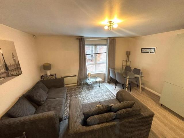 2 bedroom flat to rent
