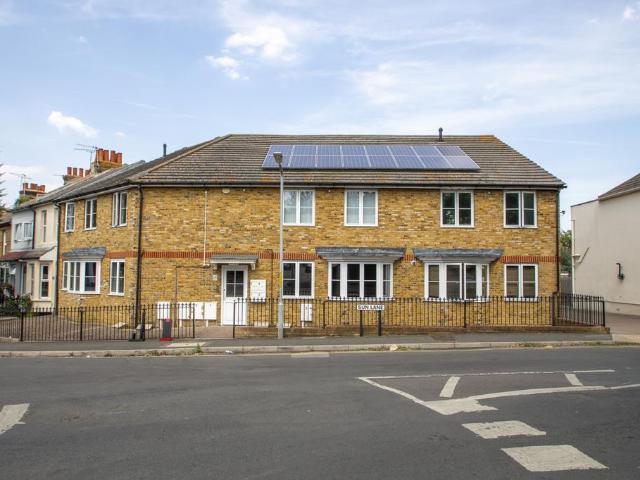 2 bedroom flat to rent