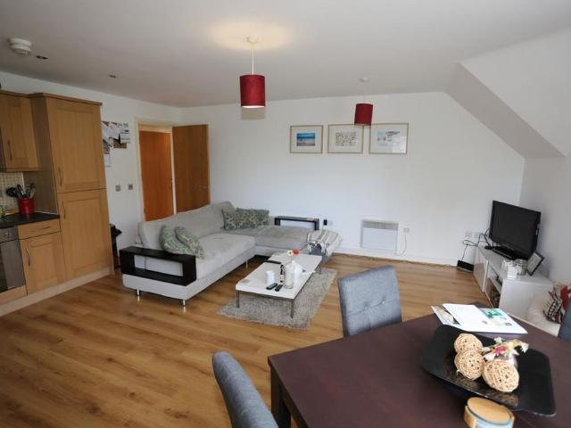 2 bedroom flat to rent