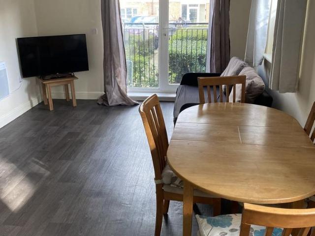 2 bedroom flat to rent