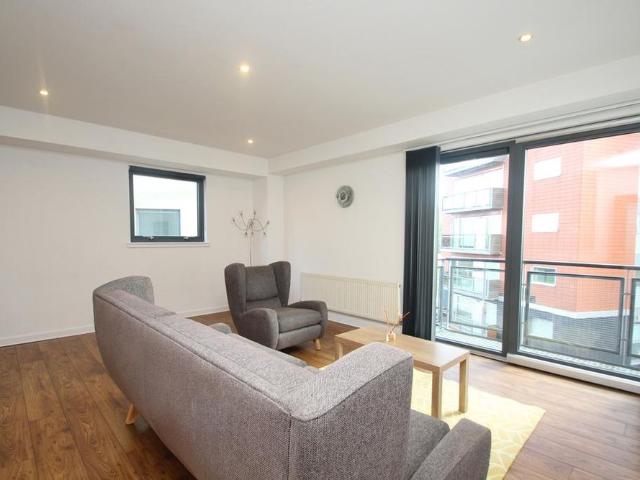 2 bedroom flat to rent
