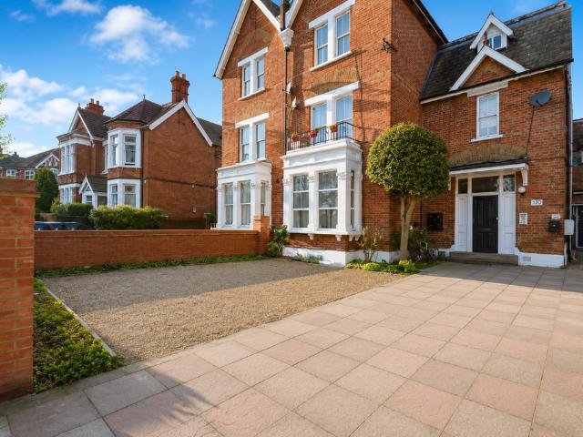 2 bedroom flat to rent