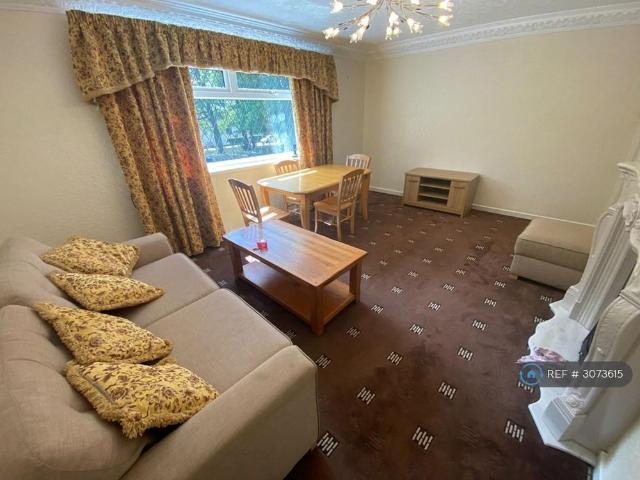 2 bedroom flat to rent