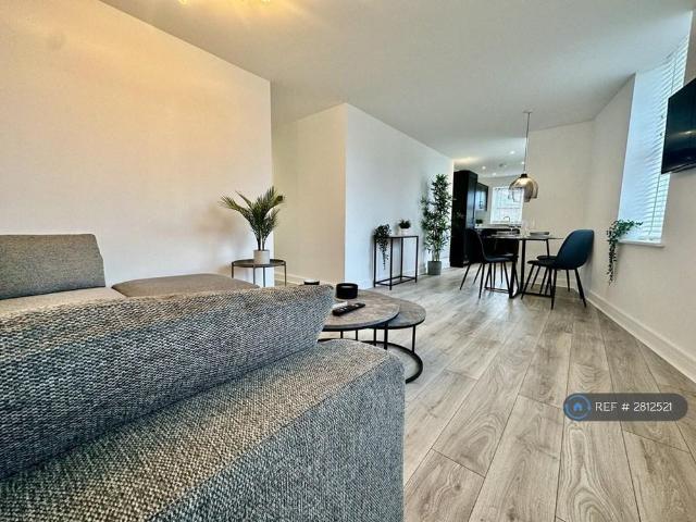 2 bedroom flat to rent