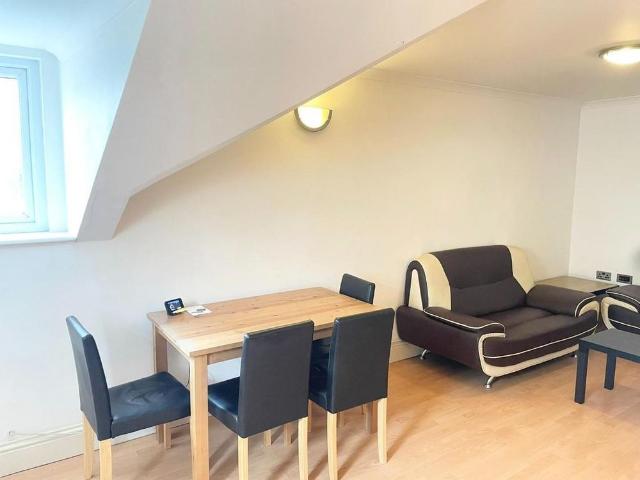 2 bedroom flat to rent
