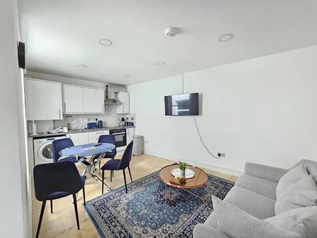 2 bedroom flat to rent