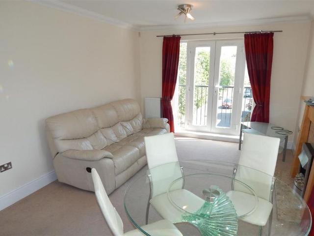 2 bedroom flat to rent