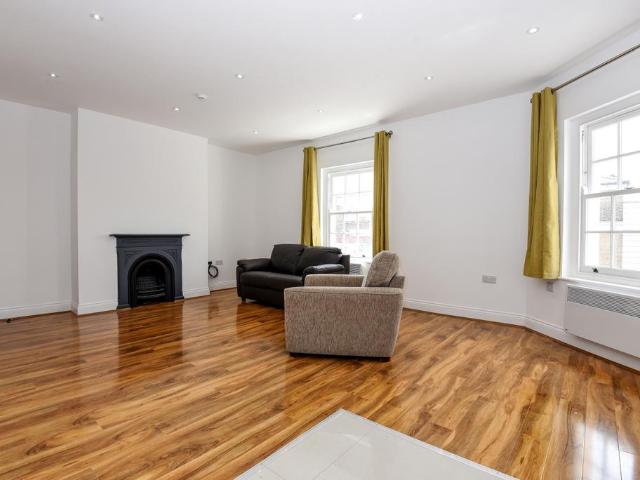 2 bedroom flat to rent
