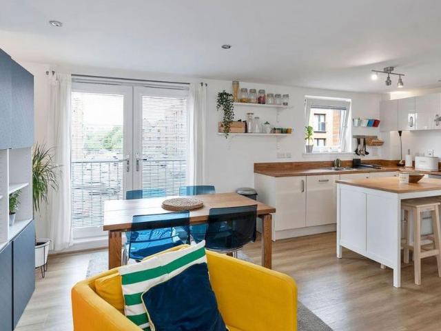 2 bedroom flat to rent