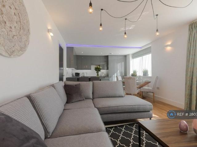 2 bedroom flat to rent