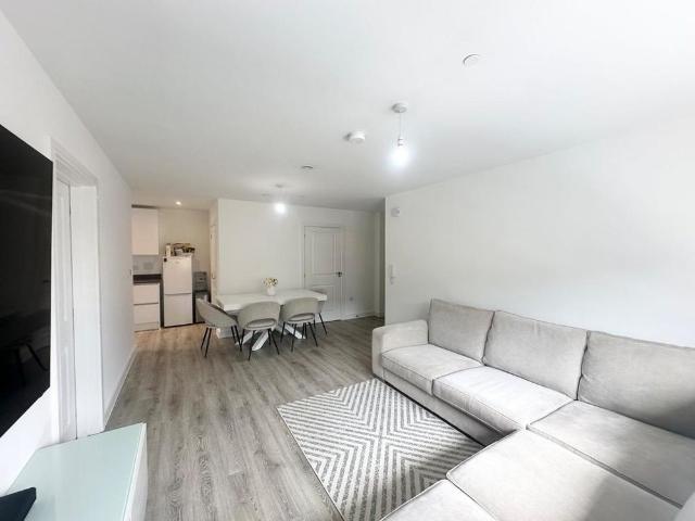 2 bedroom flat to rent
