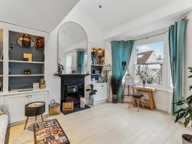 2 bedroom flat to rent