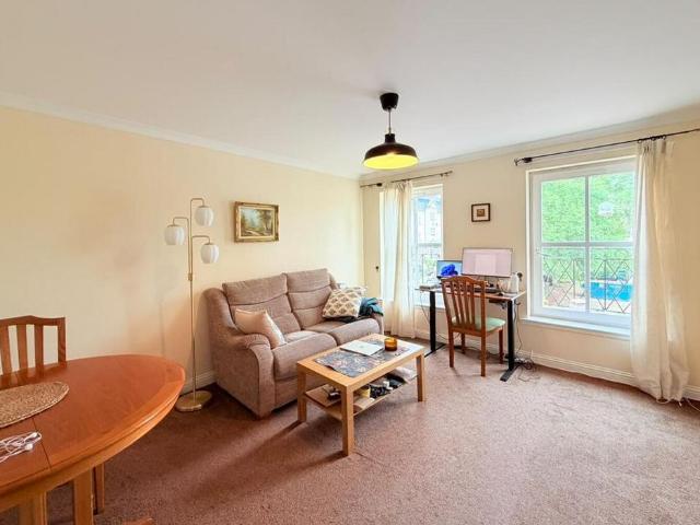 2 bedroom flat to rent