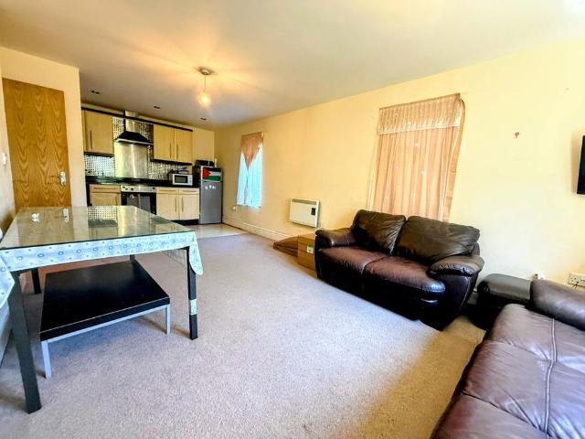 2 bedroom flat to rent