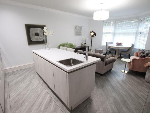 2 bedroom flat to rent