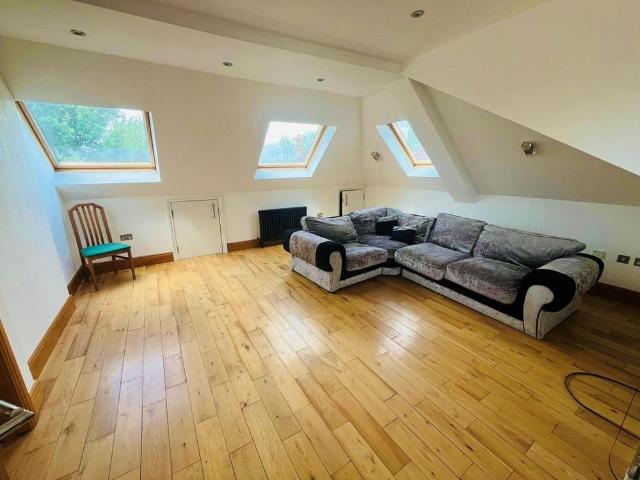 2 bedroom flat to rent