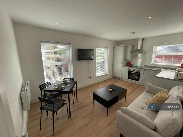 2 bedroom flat to rent