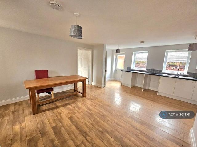 2 bedroom flat to rent