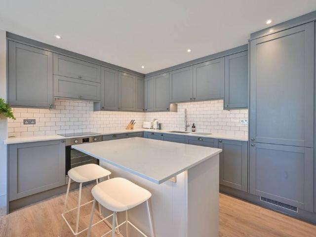 3 bedroom flat to rent