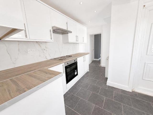 2 bedroom flat to rent