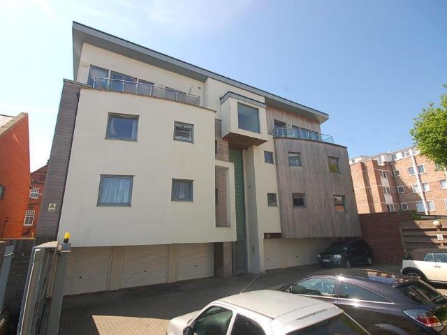 2 bedroom flat to rent