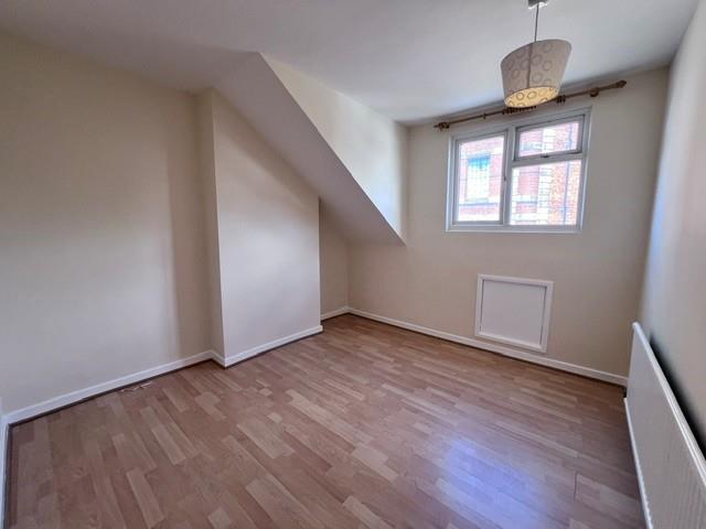 3 bedroom flat to rent