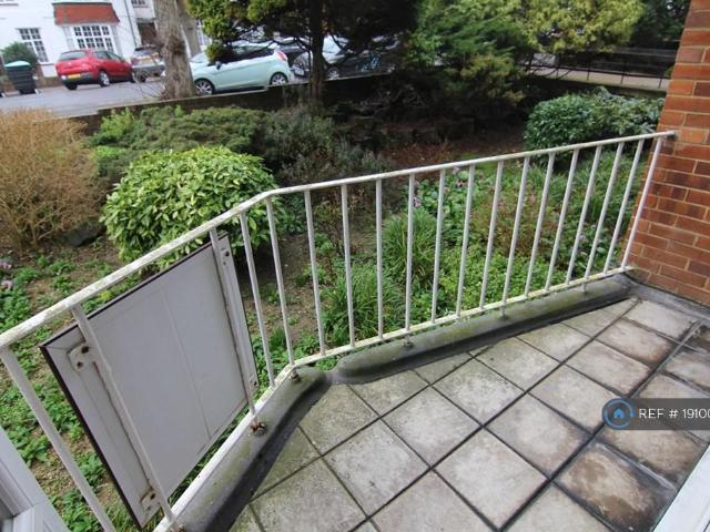 2 bedroom flat to rent