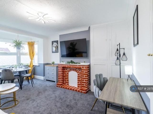 2 bedroom flat to rent