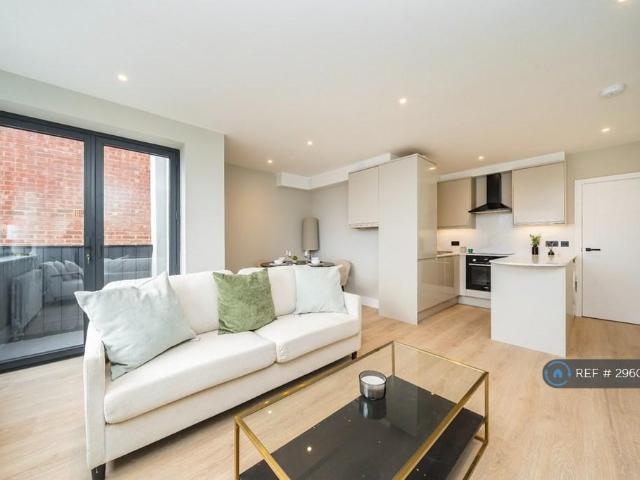 2 bedroom flat to rent