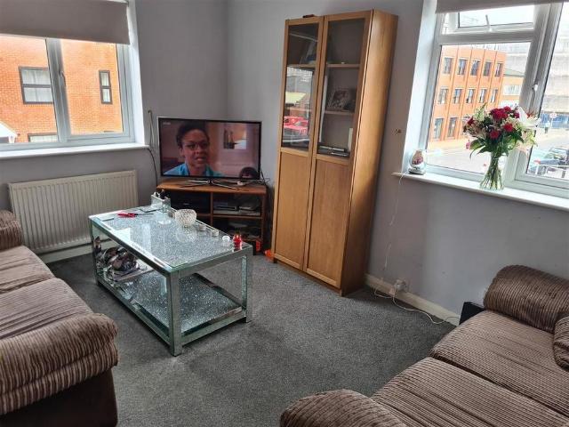 2 bedroom flat to rent