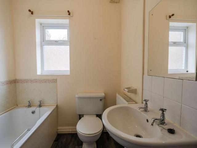 2 bedroom flat to rent