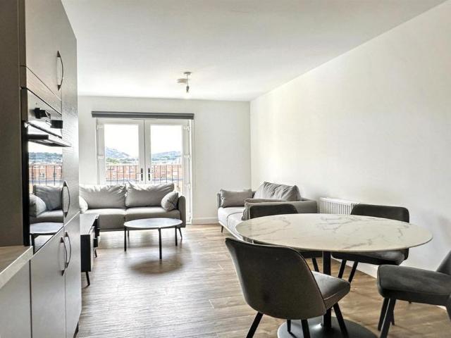 2 bedroom flat to rent