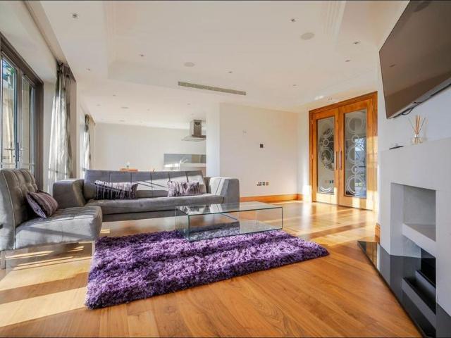 2 bedroom flat to rent
