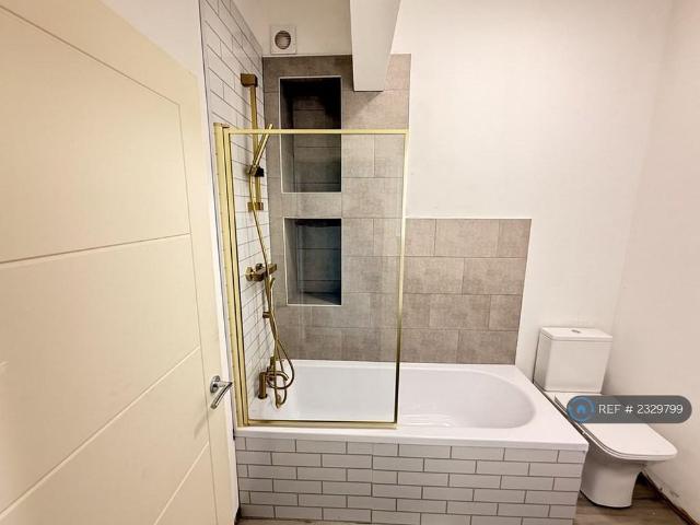 4 bedroom flat to rent