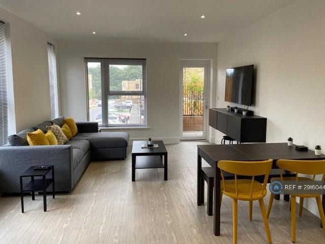 2 bedroom flat to rent
