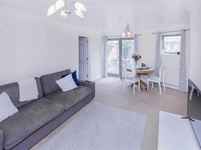 2 bedroom flat to rent