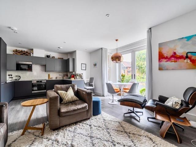 2 bedroom flat to rent