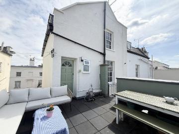 Cheltenham, Gloucestershire county, Southdowns