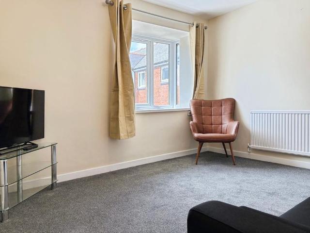 2 bedroom flat to rent