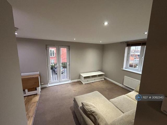 2 bedroom flat to rent