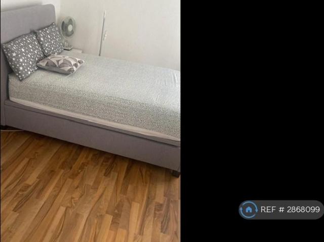 6 bedroom terraced house to rent
