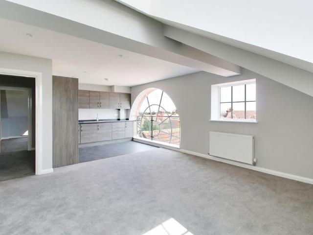 2 bedroom flat to rent