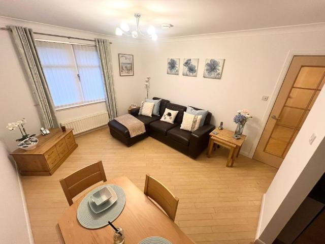2 bedroom flat to rent