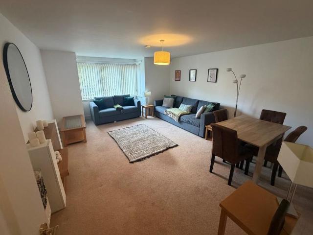 2 bedroom flat to rent