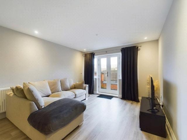 2 bedroom flat to rent
