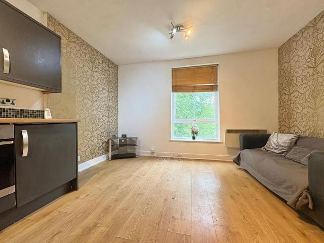 2 bedroom flat to rent