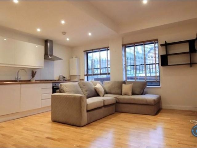 2 bedroom flat to rent